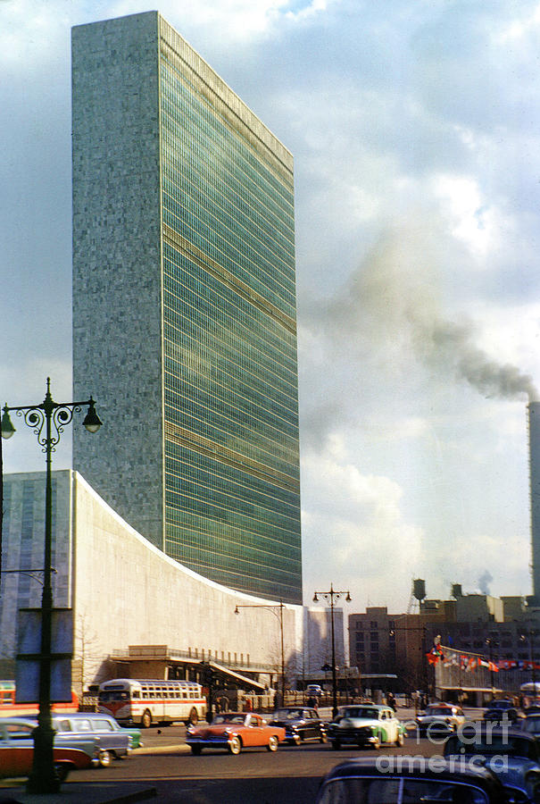 United Nations Building in New York City Photograph by Wernher Krutein ...