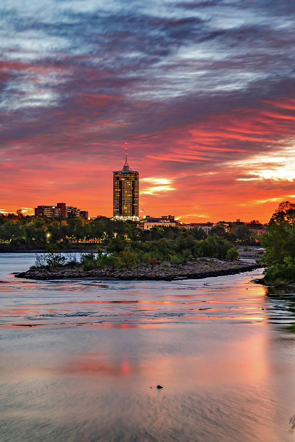 University Club Tower Sunrise Tulsa Oklahoma Photograph by Gregory