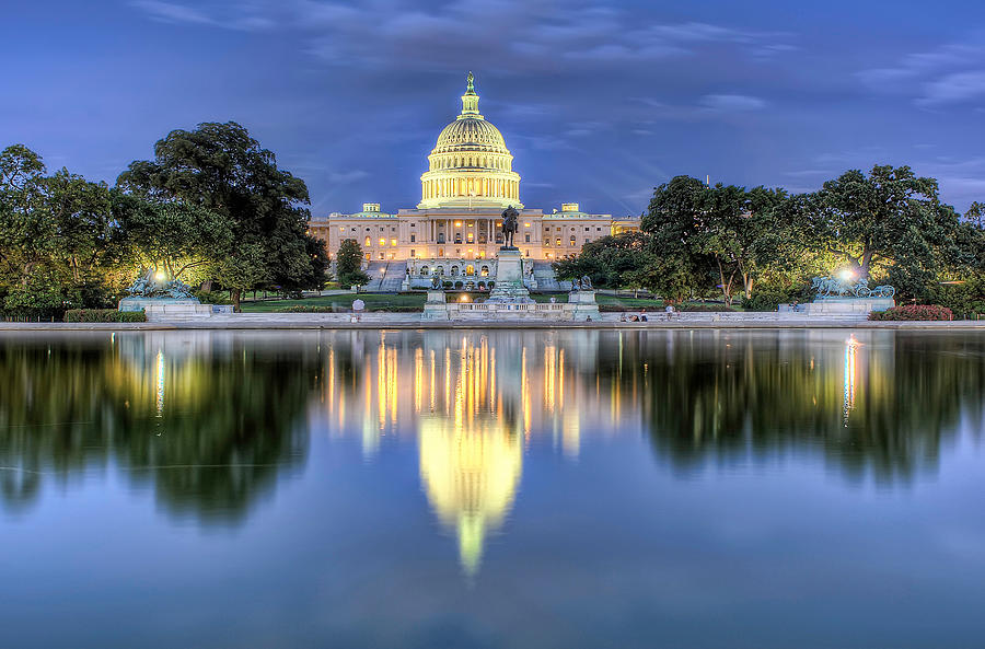 US Capitol Building Photograph by Daniel Chui