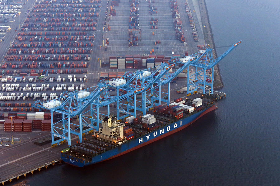 U.S. Oil Workers Threaten To Expand Strike To California Port Photograph by Bloomberg U.S. Oil Workers Threaten To Expand Strike To California Port Photograph by Bloomberg