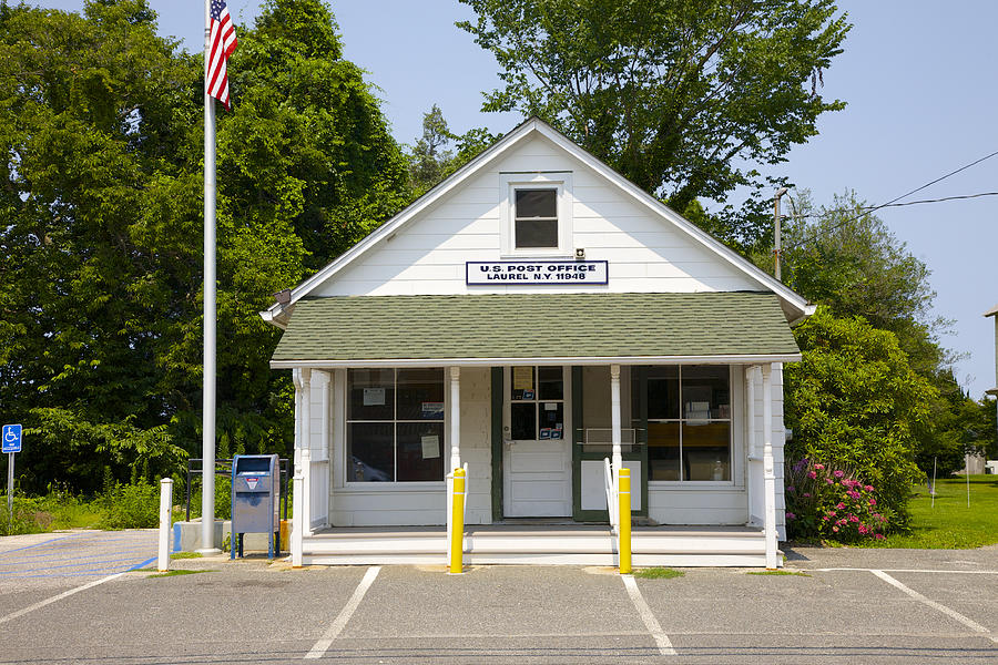 U.S. Post Office, Laurel, NY Photograph by Barry Winiker