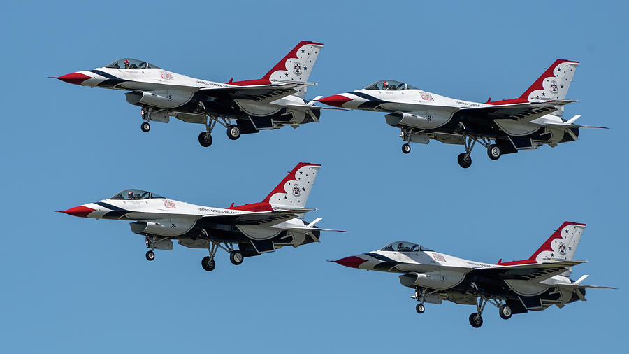 USAF Thunderbirds - 4 Formation Photograph by Robert Briggs | Pixels