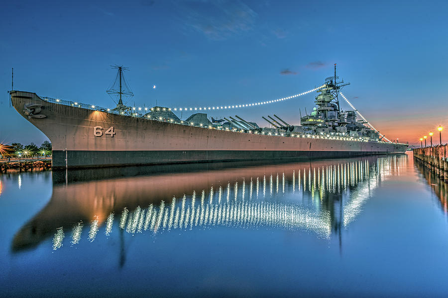 USS Wisconsin BB64 Photograph by Jerry Gammon