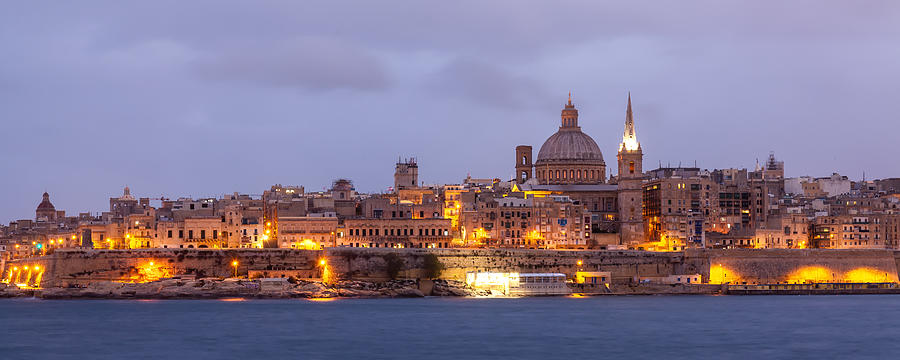 Valletta Cityscape Photograph by Wolfgang Wörndl