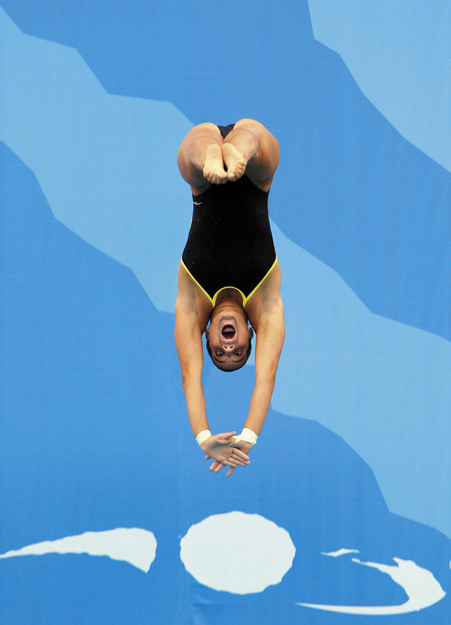 Veloso dives Photograph by Ezra Shaw