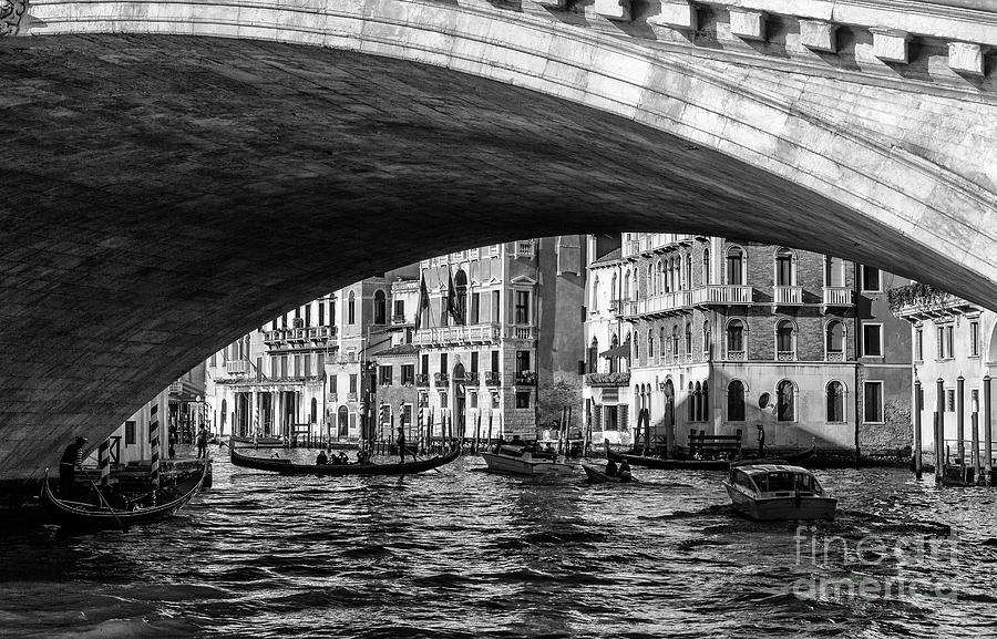 Venezia 09 Photograph by Bernardo Galmarini