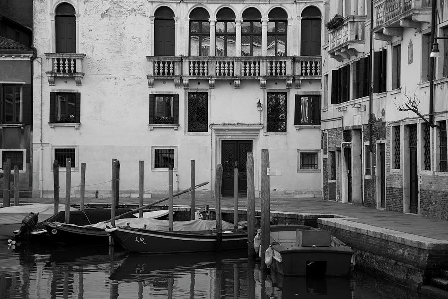 Venezia Photograph by Robert Grac