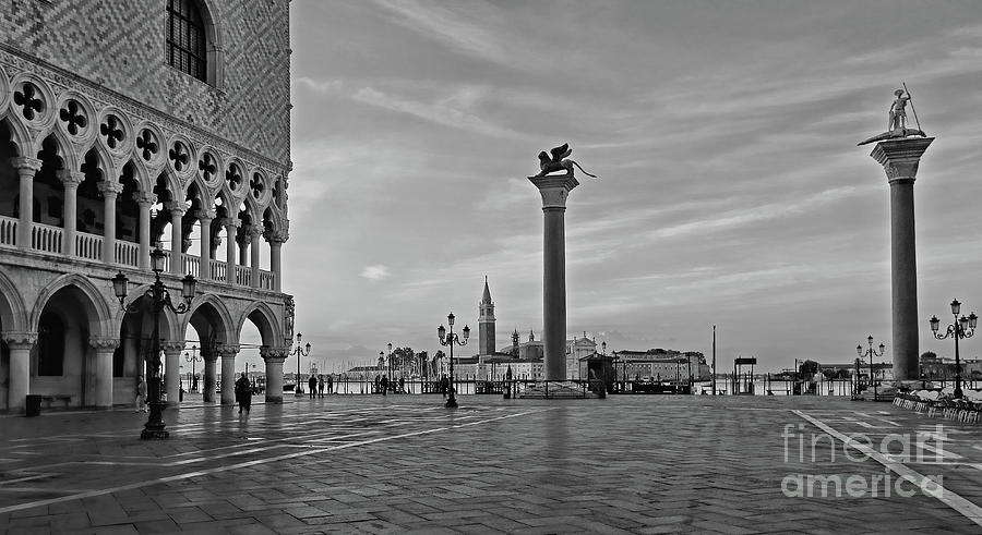 Venice at Dawn  9831bw Photograph by Jack Schultz