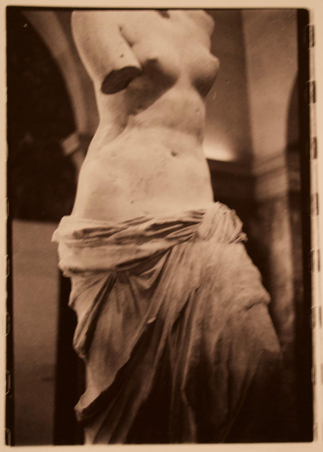 Venus De Milo Photograph - Venus de Milo by Noe Badillo Venus De Milo Photograph - Venus de Milo by Noe Badillo