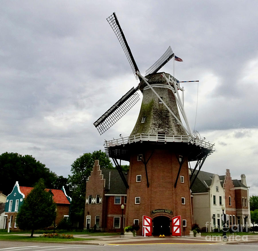 Vermeer Windmill In Iowa Photograph by Linda Brittain