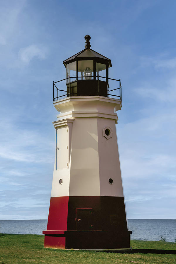 Vermilion Lighthouse Photograph by Dale Kincaid