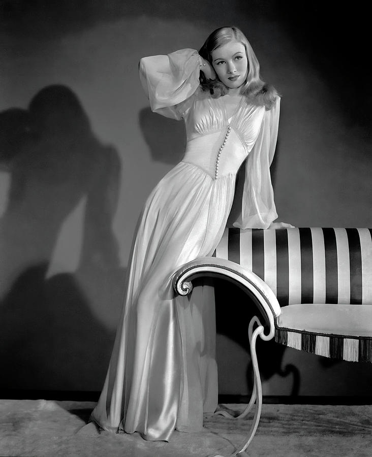 VERONICA LAKE in THE GLASS KEY -1942-, directed by STUART HEISLER. Photograph by Album