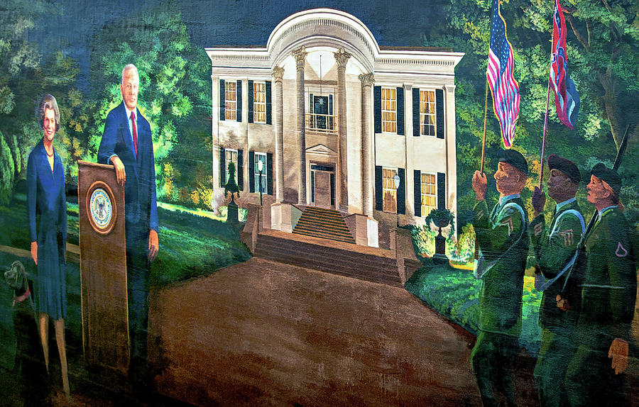 Vicksburgs Governor and Mississippis First Lady Photograph by Maria Coulson