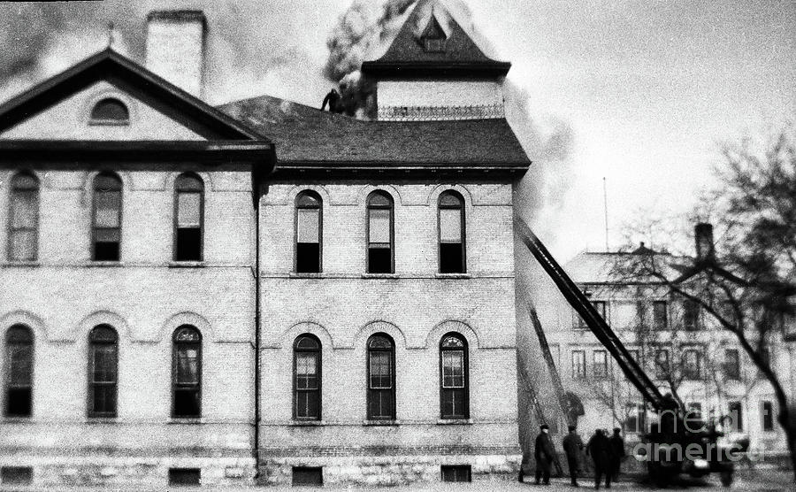 Victoria School Fire - Winnipeg, Mb Canada -1930-mar-14 - Image 3 Photograph