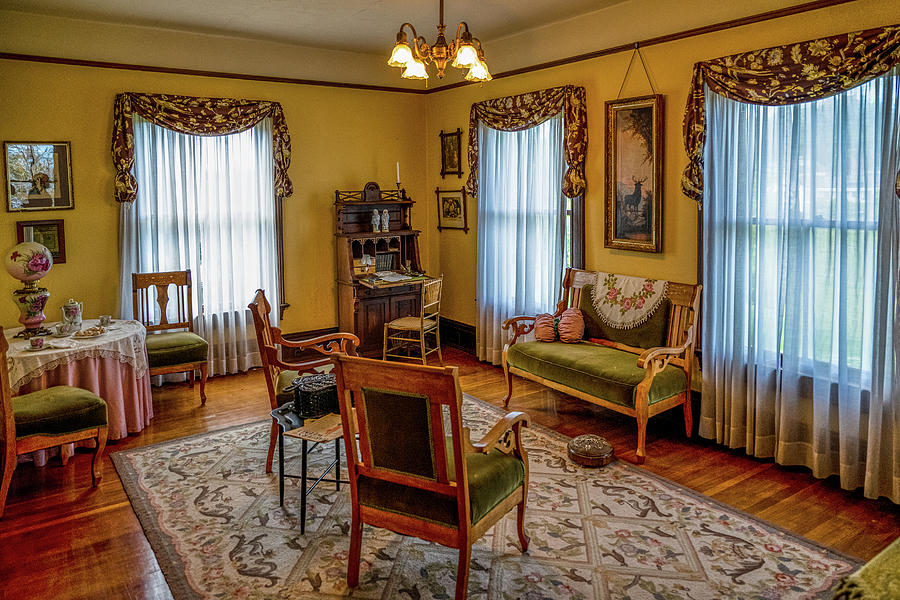 Victorian Sitting Room Photograph by Paul Freidlund