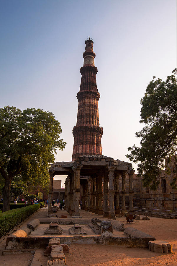 View of Qutub Minar in Qutb Complex, Mehrauli, Delhi, India Photograph by Artie Photography (Artie Ng)