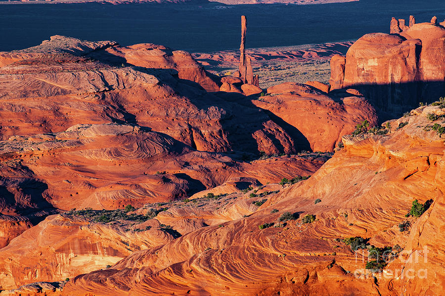 View of the Totem Pole Spire in Monument valley Photograph by Bob Phillips