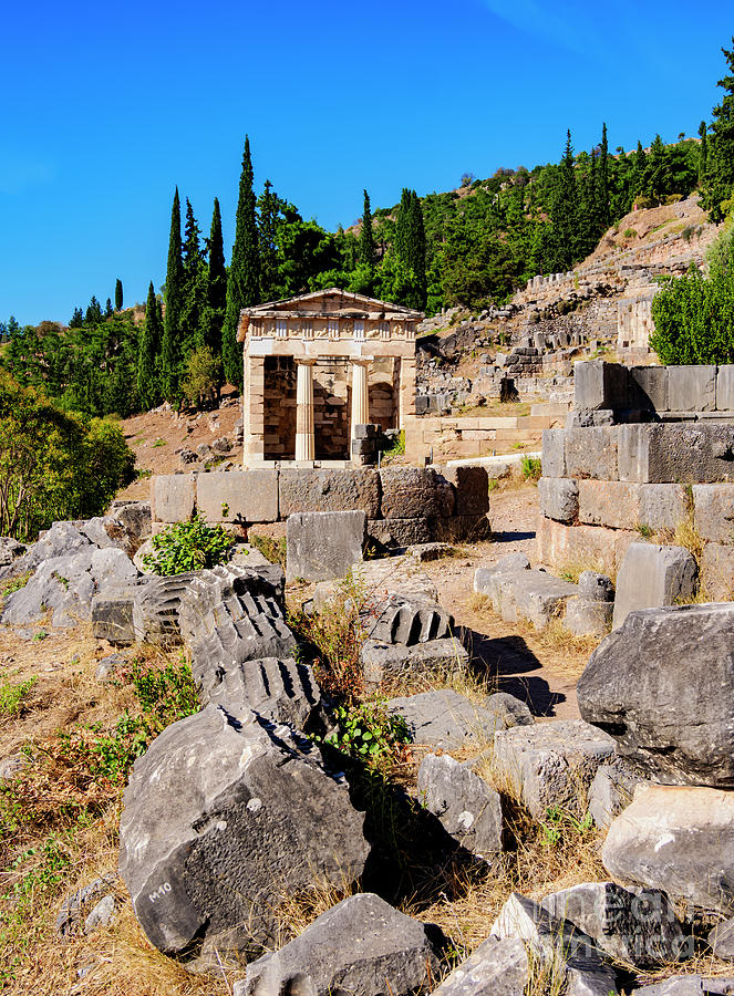 View towards The Treasury of the Athenians, Delphi, Phocis, Greece ...