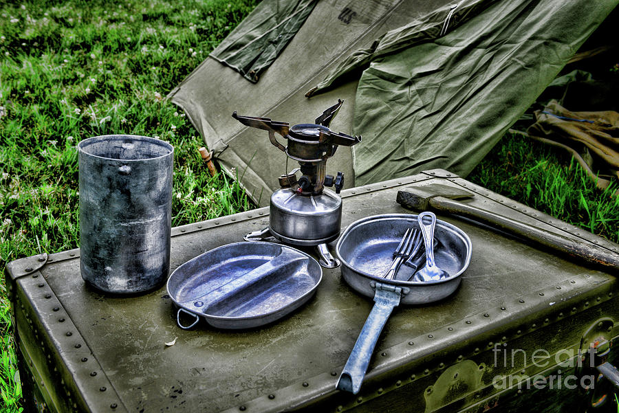 https://images.fineartamerica.com/images/artworkimages/mediumlarge/3/vintage-camping-mess-kit-paul-ward.jpg