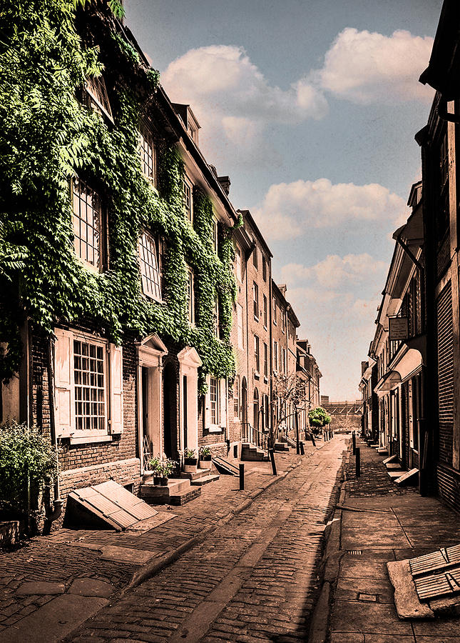 Vintage Elfreths Alley - Colorized Photograph by Bill Cannon