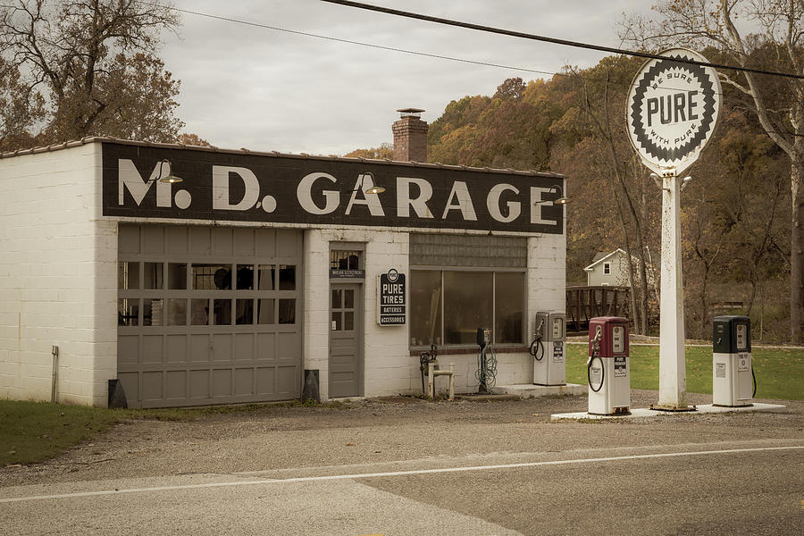 Vintage M D Garage Photograph by Dale Kincaid