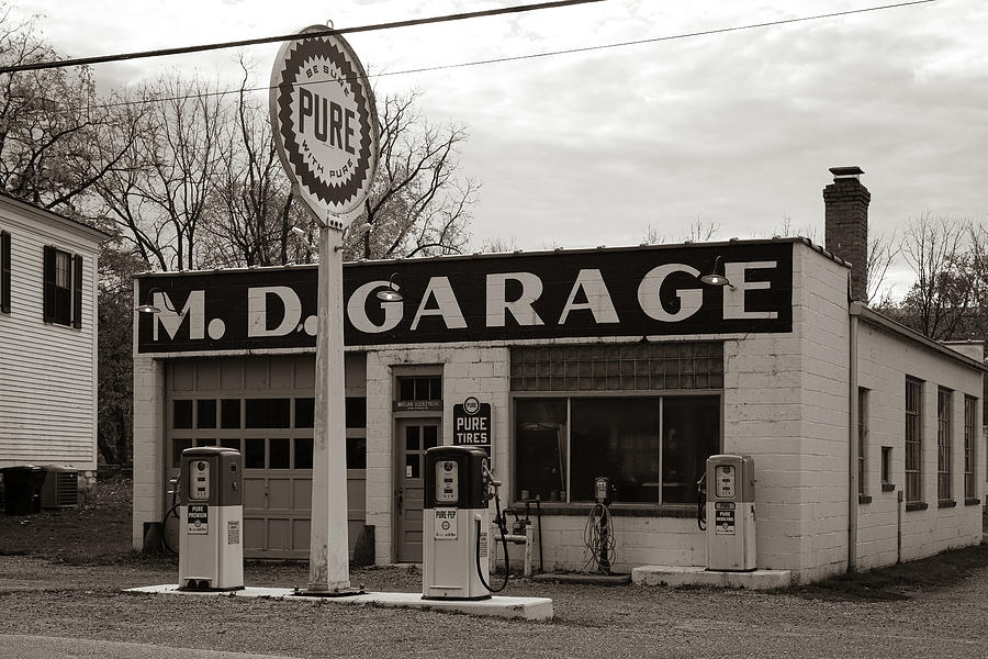Vintage M.D. Garage Photograph by Dale Kincaid