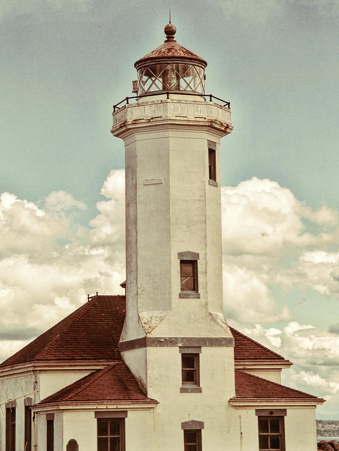 Vintage Point Wilson Lighthouse Photograph by Dan Sproul