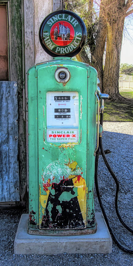 vintage sinclair gas pump