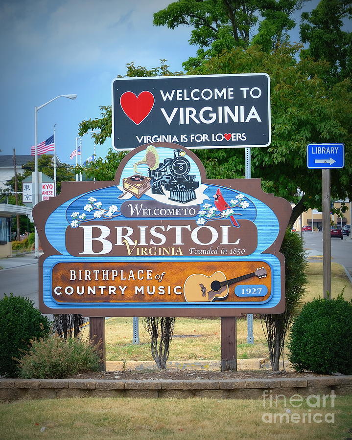 Bristol Virginia is for Lovers Photograph by Tru Waters