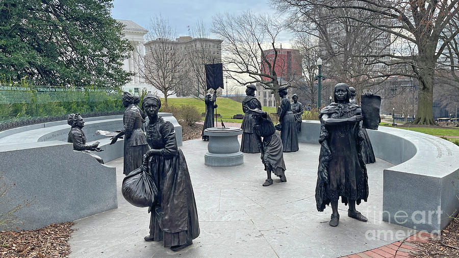 Virginia Womens Monument  Voices From The Garden 4813 Photograph by Jack Schultz