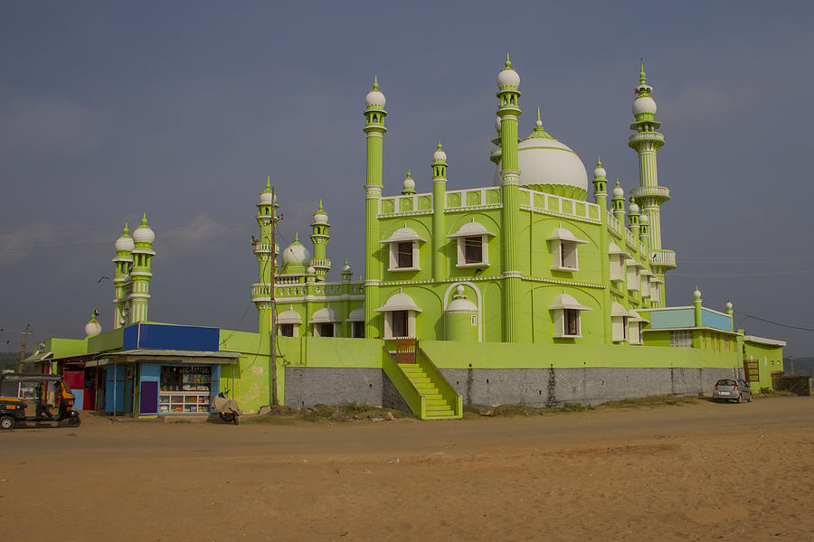 Vizhinjam Mosque, Thiruvananthapuram, Kerala. Photograph by Dethan Punalur