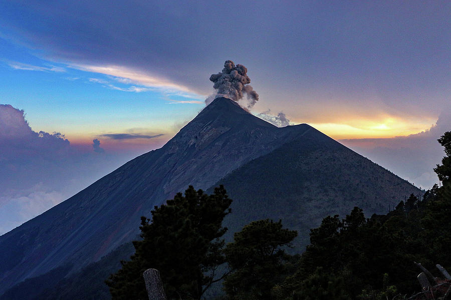 Volcan De Fuego Eruption Photograph By Laura Krebs 