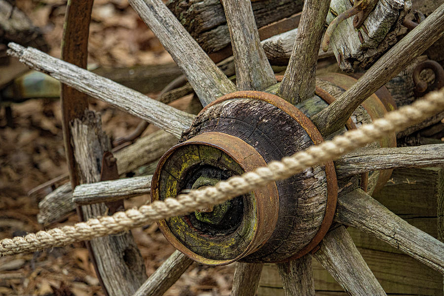 Wagon Wheel Photograph by Rick Nelson