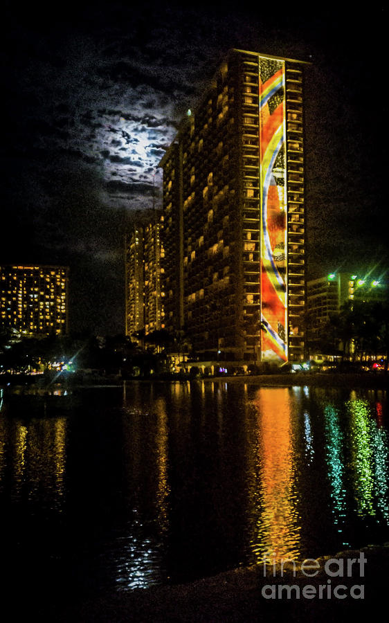 Waikiki Resort Nighttime Photograph by James Aiken