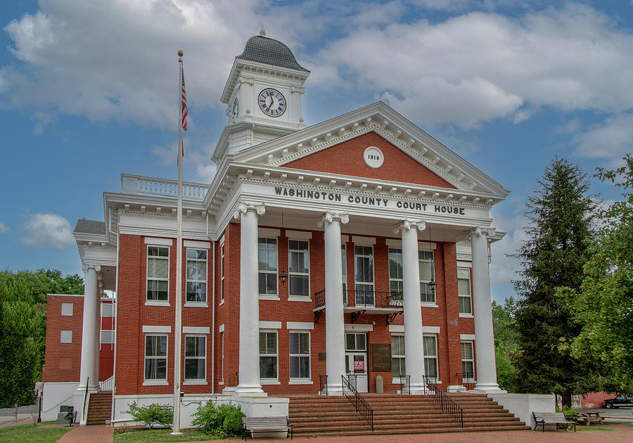 Washington County Courthouse, Tennessee Photograph by Marcy Wielfaert