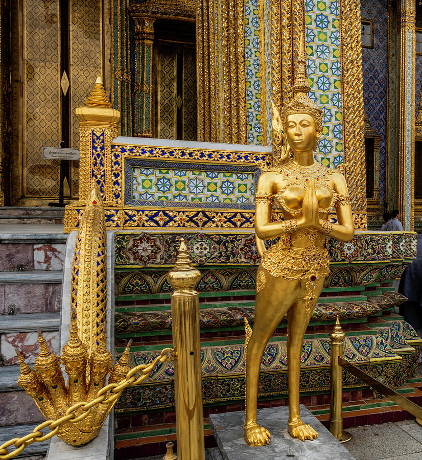 Wat Po Detail Photograph by Bob VonDrachek