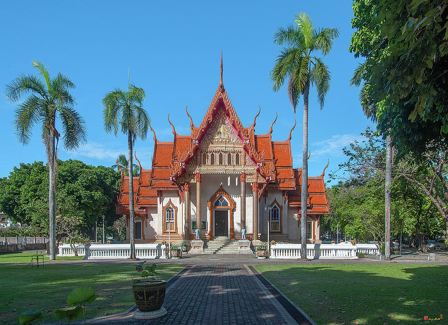 Wat Si Ubon Rattanaram Phra Ubosot DTHU1160 Photograph by Gerry Gantt