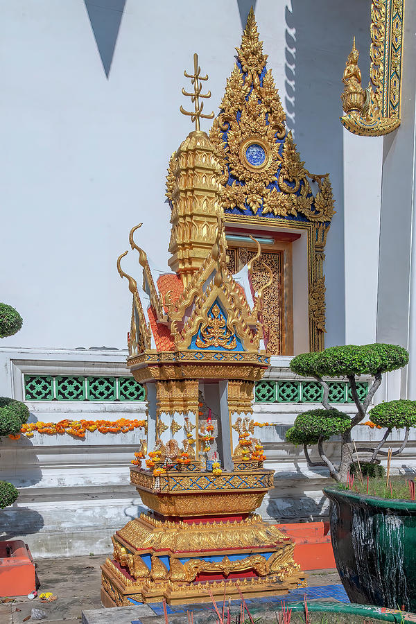 Wat Uthai Tharam Phra Ubosot Boundary Stone DTHB2186 Photograph by Gerry Gantt