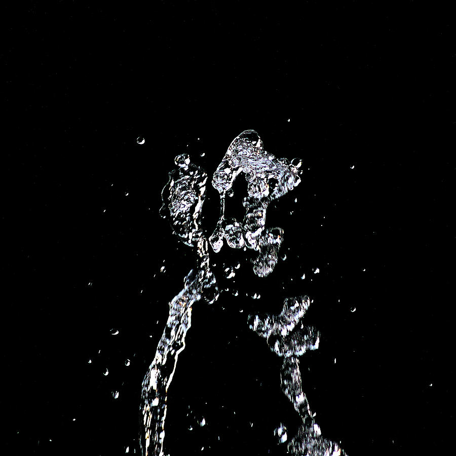 Water! Photograph by Iñaki Respaldiza