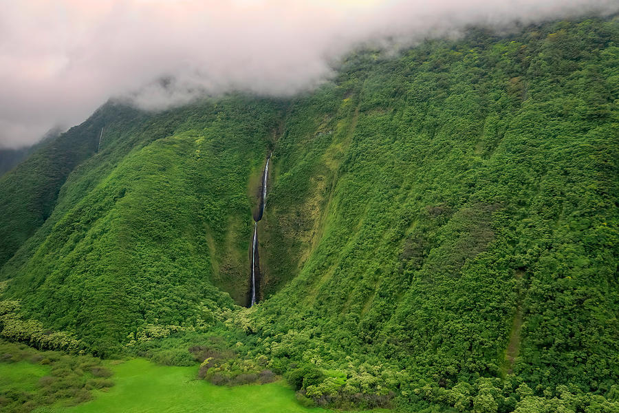 Waterfall at Waiilikahi Photograph by Lindsay Thomson