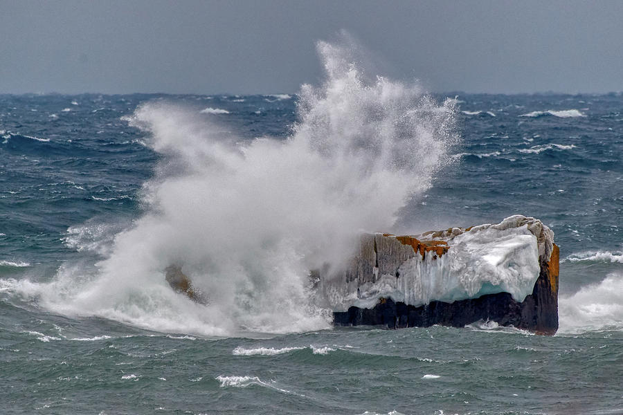 Waves Crashing Photograph by Paul Freidlund