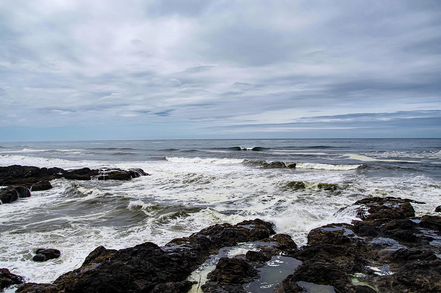 Waves rushing in Photograph by Jeff Swan | Fine Art America