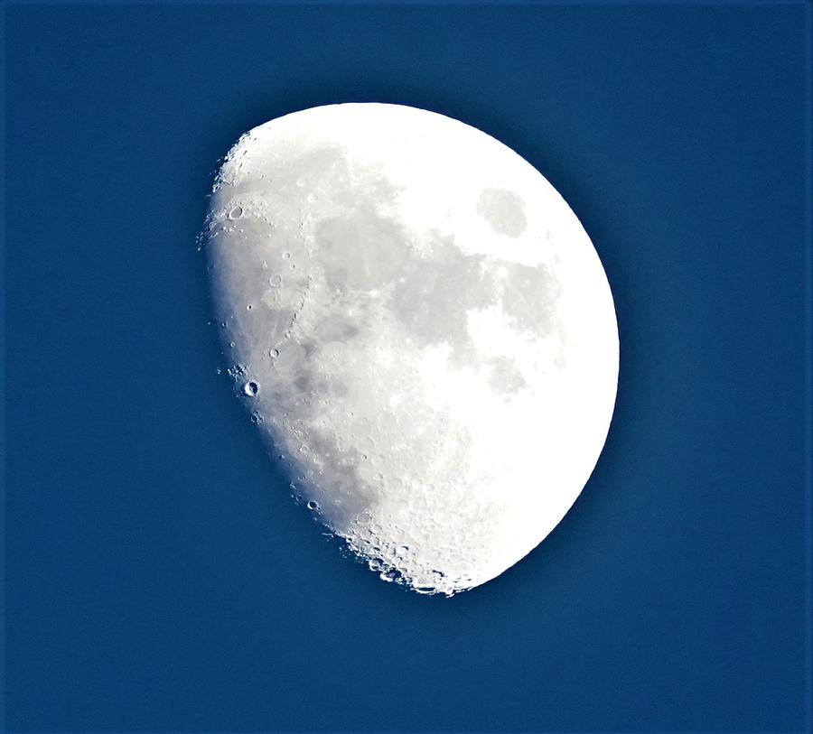 Waxing Gibbous Moon - Dec 2, 2022 Photograph by Don Eisen - Fine Art ...