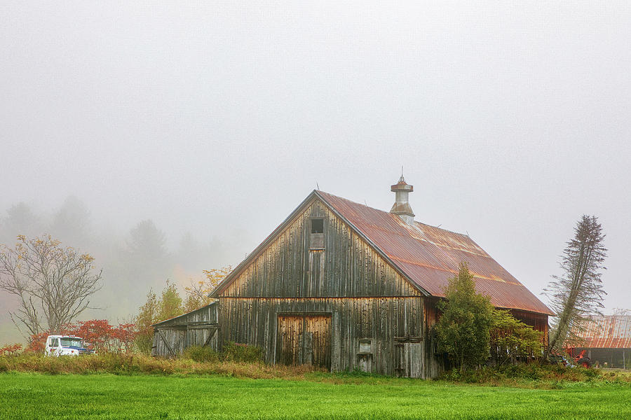Weathered Barn Vermont Fog Photograph by Juergen Roth
