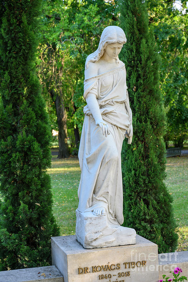 Weeping Woman Kerepesi Cemetery Budapest Hungary Y3 Photograph By Ilan Rosen Fine Art America 8860