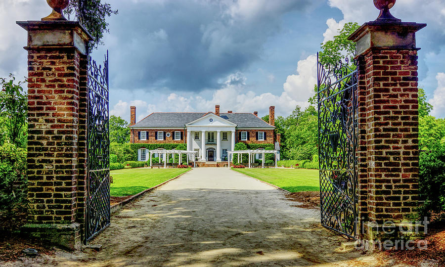 Welcome to Boone Hall Photograph by Jennifer White