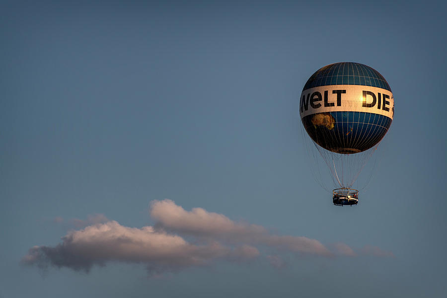 Welt Balloon 2 Photograph by Pablo Lopez