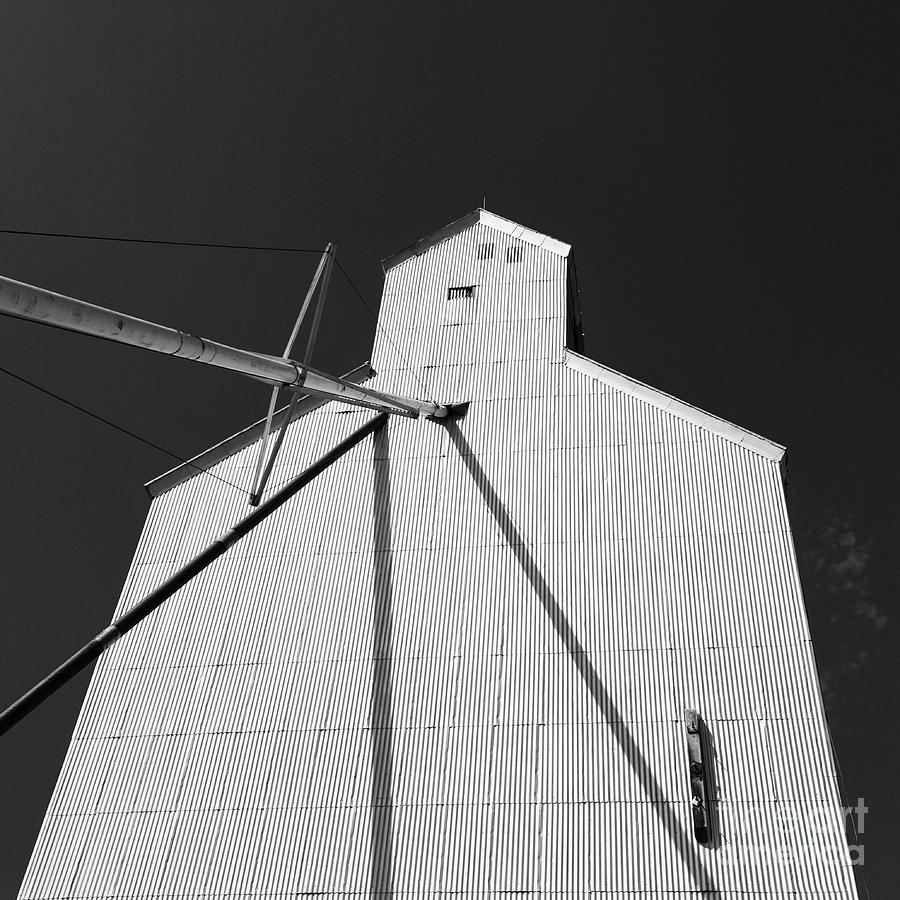 Western Grain Elevator Wilsall Montana Photograph by Edward Fielding
