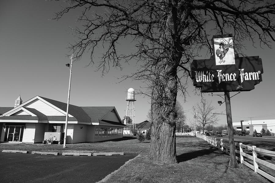 White Fence Farm on Historic Route 66 in Romeoville Illinois in black and white Photograph by Eldon McGraw