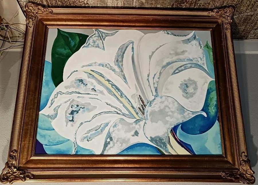 White Trumpet Flower Painting by Richard Beau Lieu